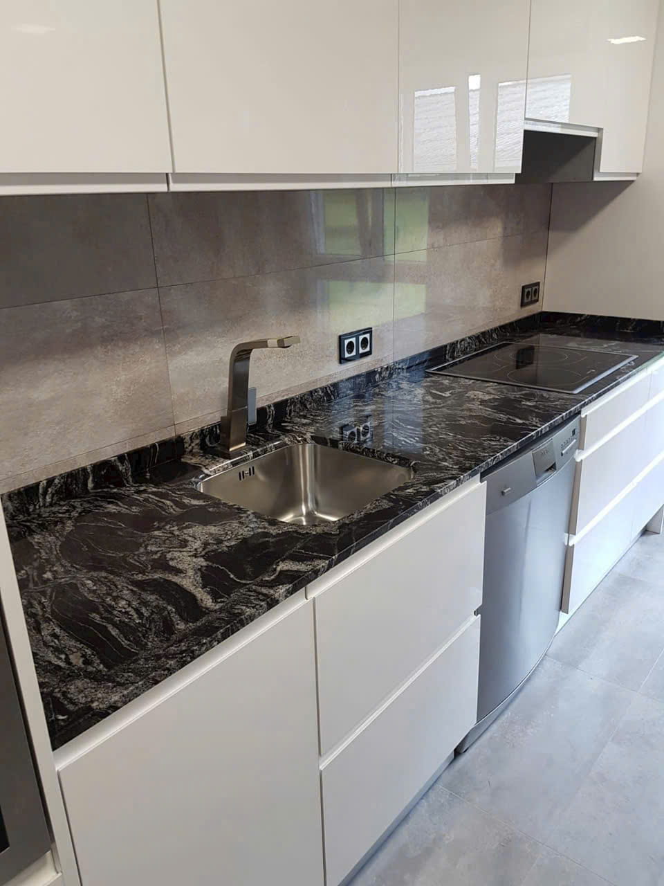 Đá Granite Black Forest Cao Cấp | Đá Hoa Cương NEWSTONE
