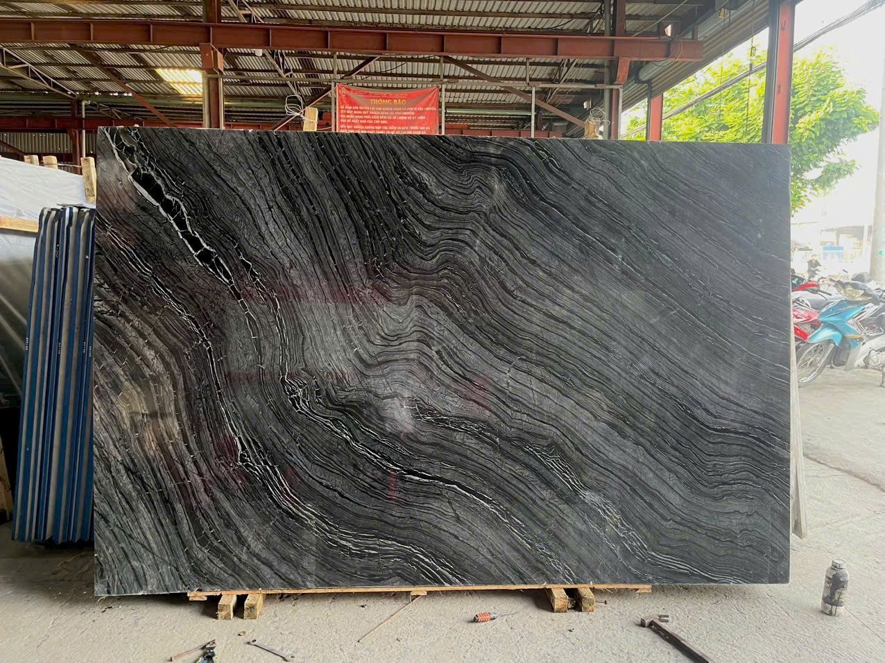 Đá Marble Wooden Black